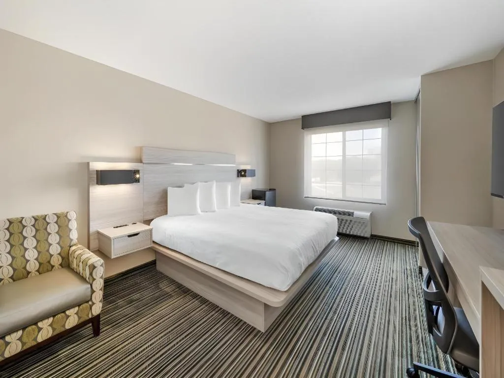 Bed in Best Western Plus Twin View Inn & Suites