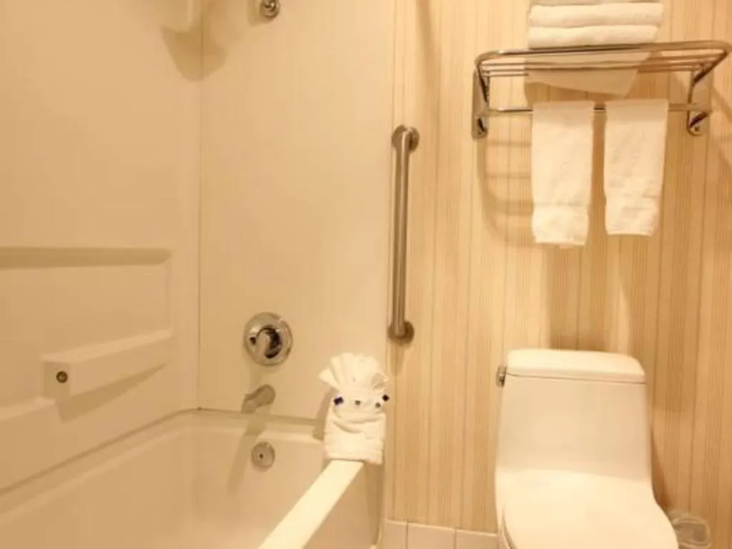 Best Western Plus Twin View Inn & Suites