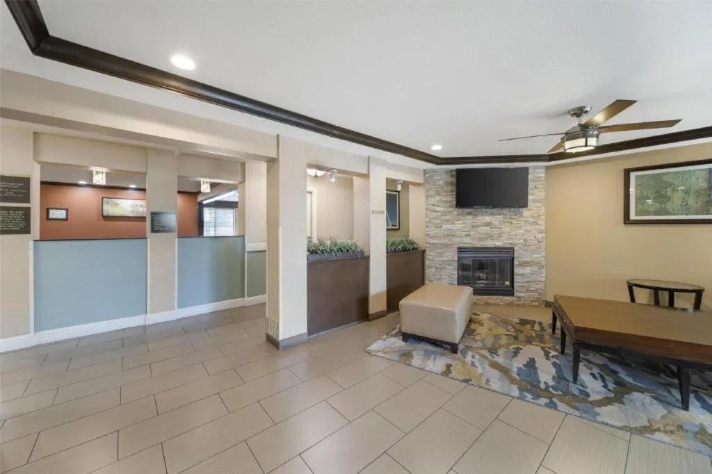 Best Western Plus Twin View Inn & Suites