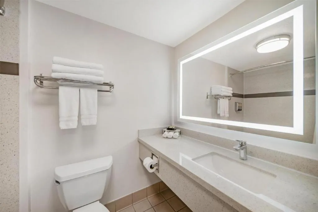 Best Western Plus Twin View Inn & Suites