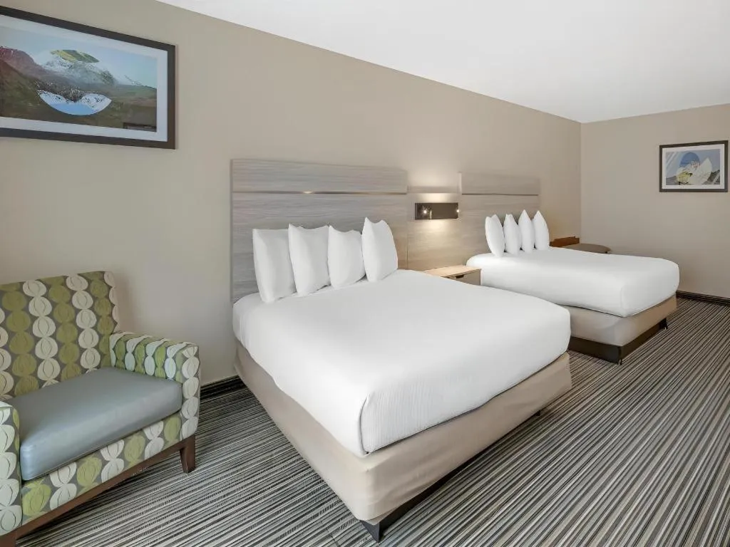 Bed in Best Western Plus Twin View Inn & Suites
