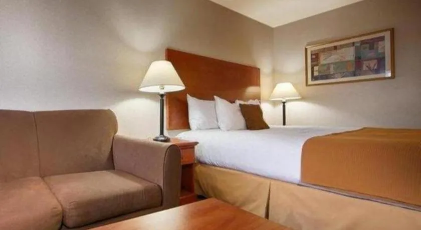 Best Western Plus Twin View Inn & Suites