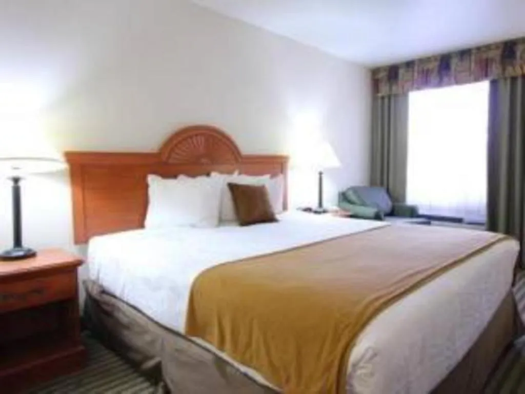 Best Western Plus Twin View Inn & Suites