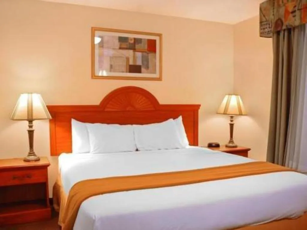 Best Western Plus Twin View Inn & Suites