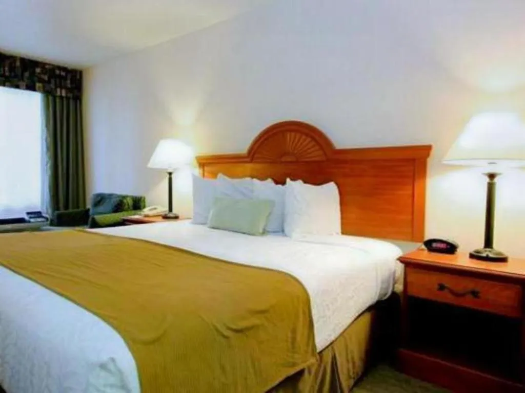 Best Western Plus Twin View Inn & Suites