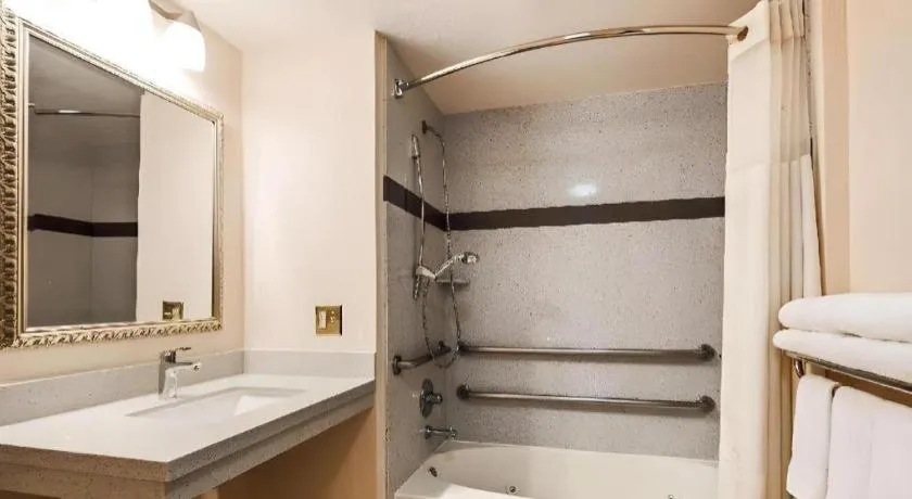 Best Western Plus Twin View Inn & Suites