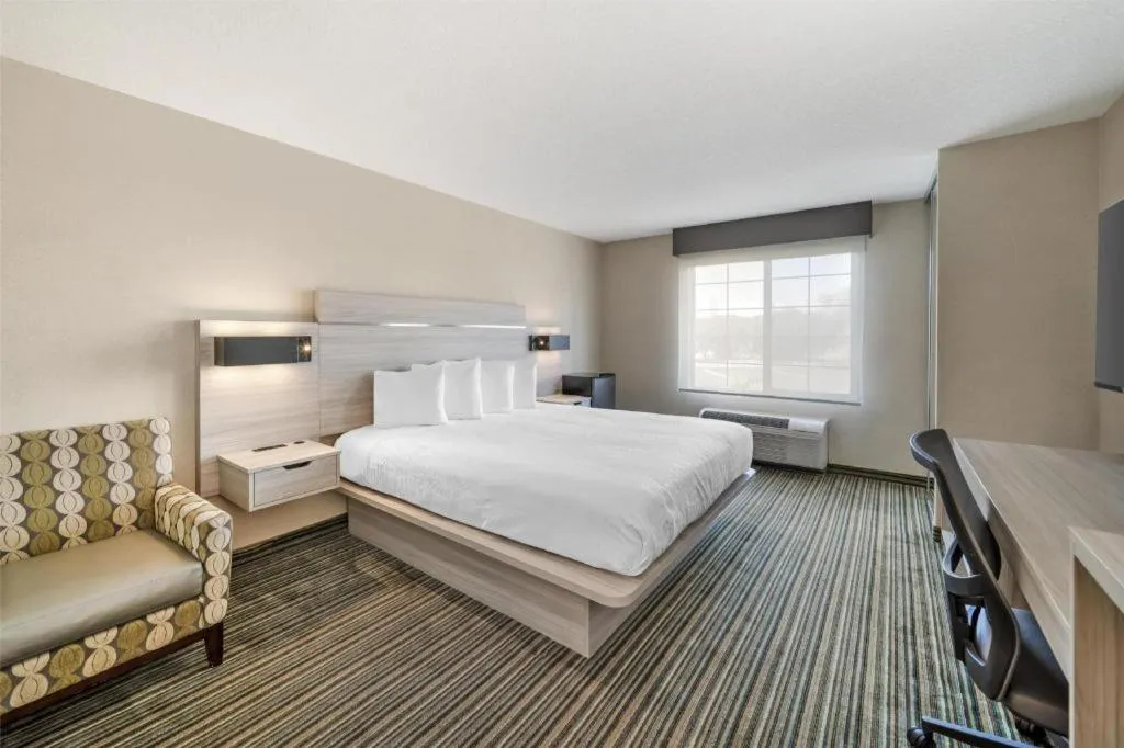 Bed in Best Western Plus Twin View Inn & Suites