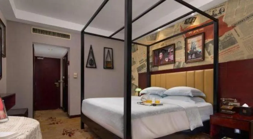 Bed in Changsha Huatian Hotel