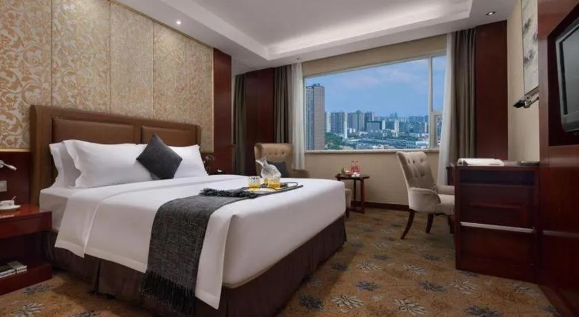 Bed in Changsha Huatian Hotel