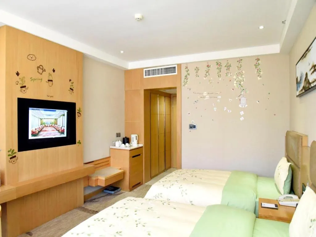 Bed in Changsha Huatian Hotel