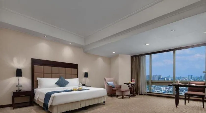 Bed in Changsha Huatian Hotel