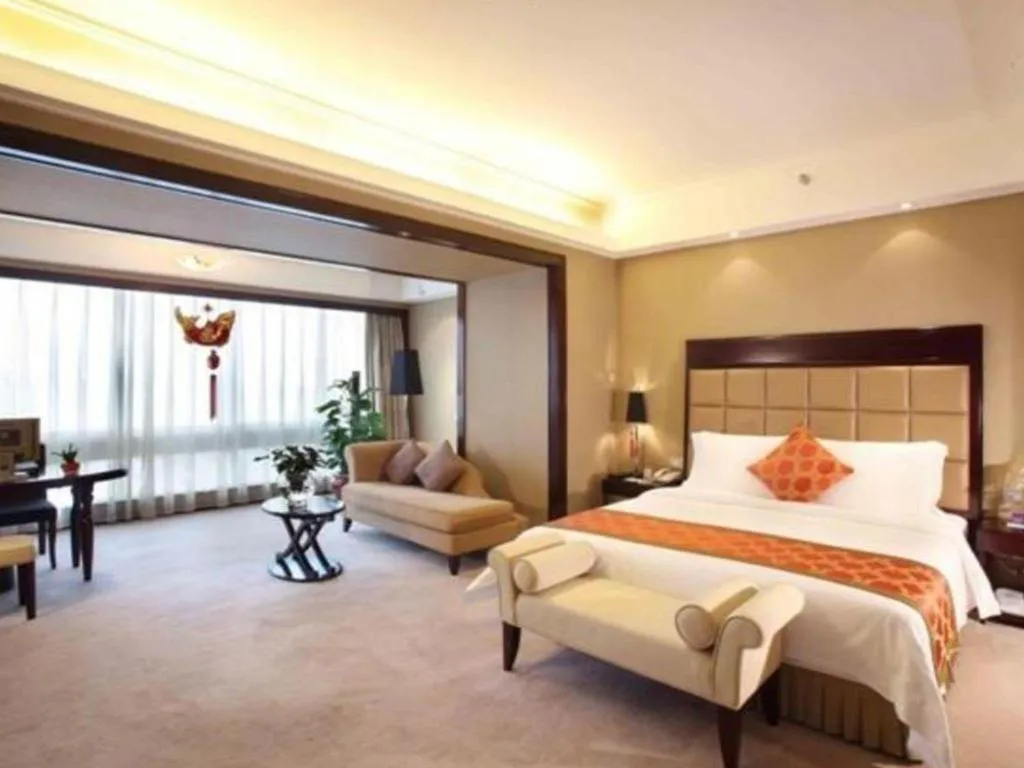 Bed in Changsha Huatian Hotel
