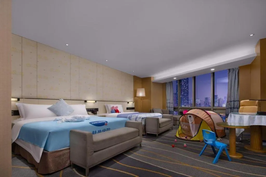 Bed in Changsha Huatian Hotel