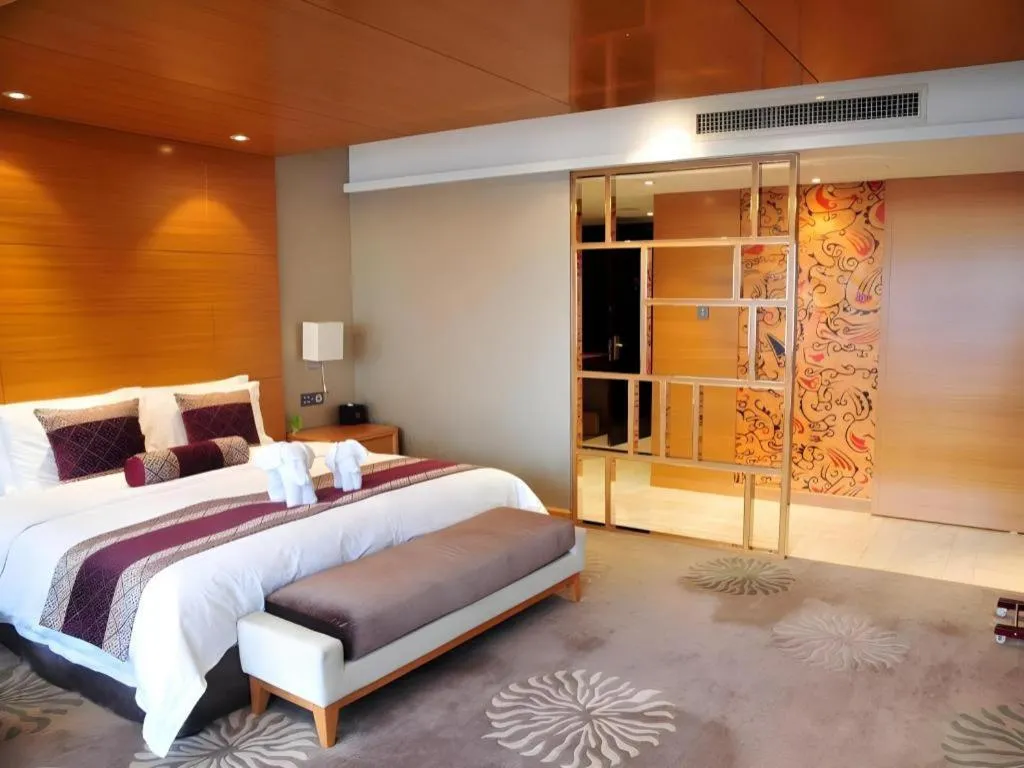 Bed in Changsha Huatian Hotel