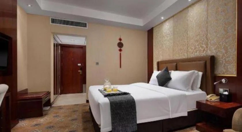 Bed in Changsha Huatian Hotel