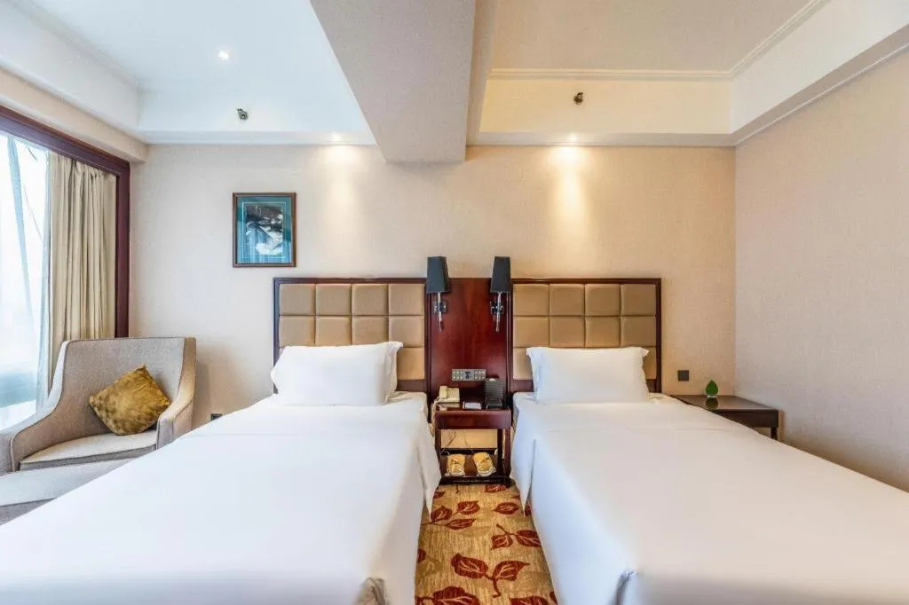 Bed in Changsha Huatian Hotel