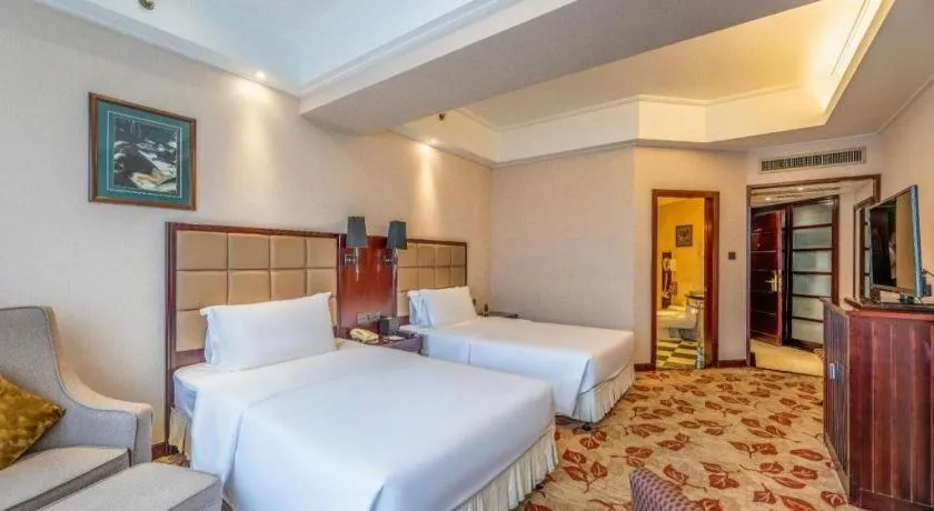 Bed in Changsha Huatian Hotel