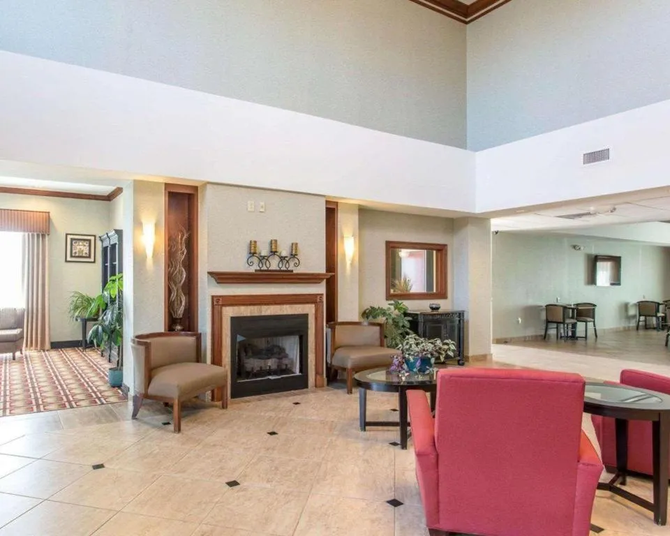 Comfort Inn & Suites