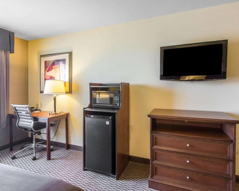 Comfort Inn & Suites