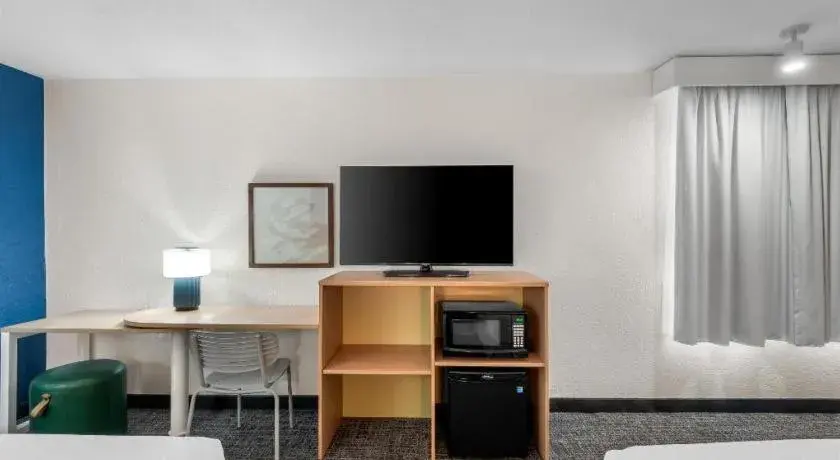 Bed in Spark by Hilton Ann Arbor South Bed in Spark by Hilton Ann Arbor South