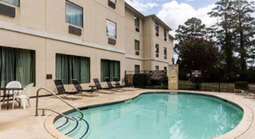 Quality Suites Huntsville Near University
