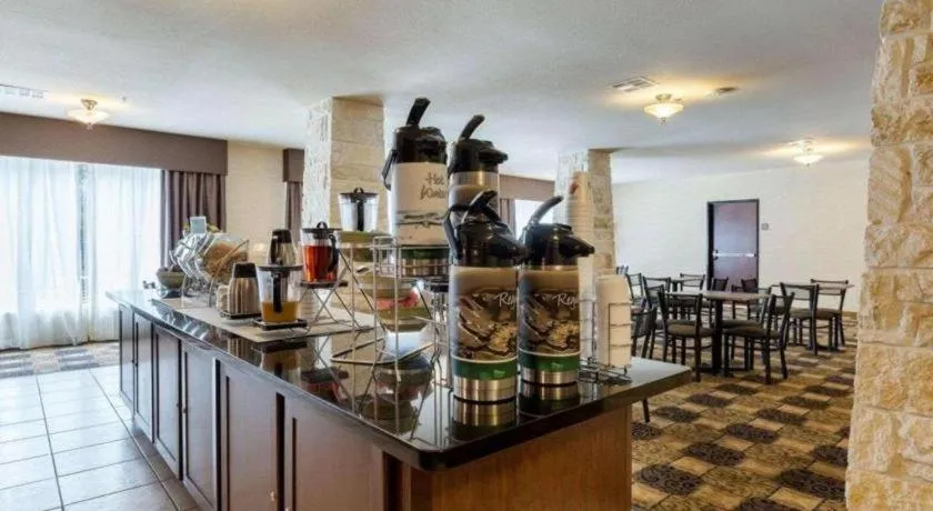 Quality Suites Huntsville Near University