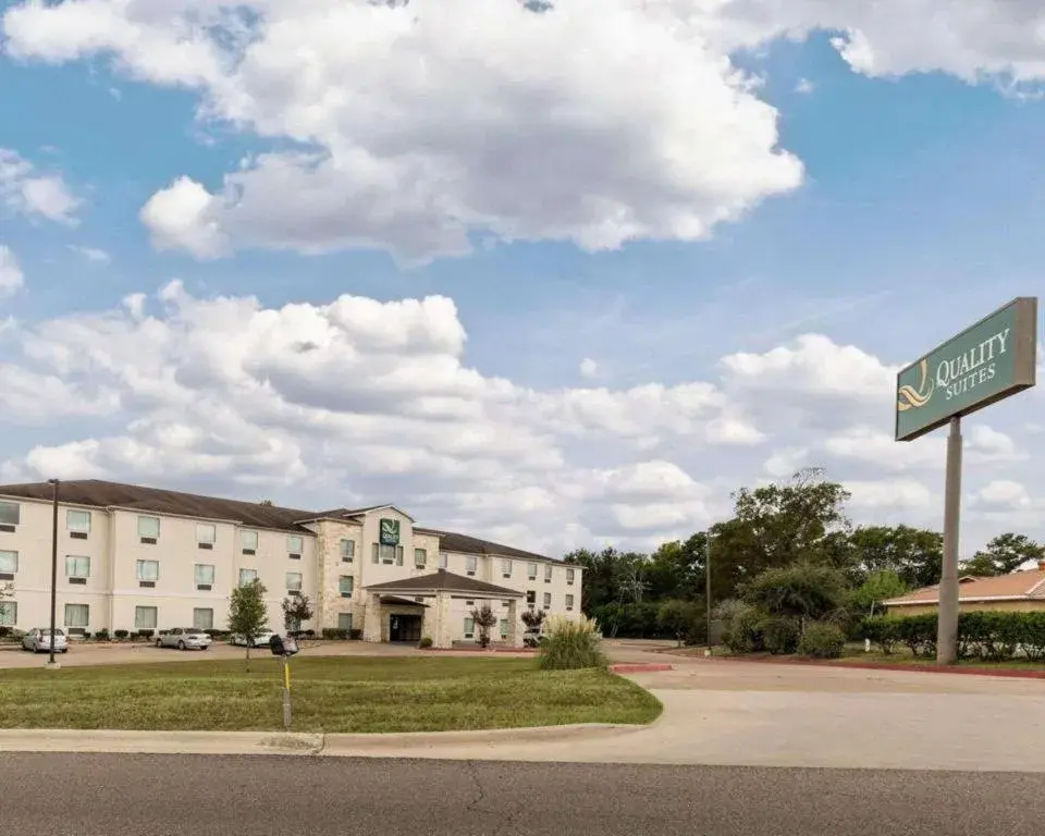 Quality Suites Huntsville Near University Quality Suites Huntsville Near University