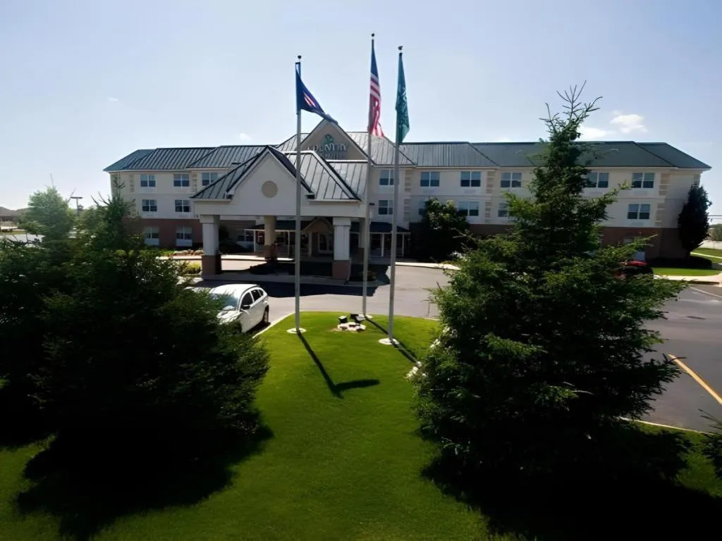 Country Inn & Suites by Radisson, Dundee, MI