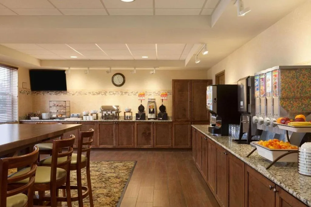 Country Inn & Suites by Radisson, Dundee, MI