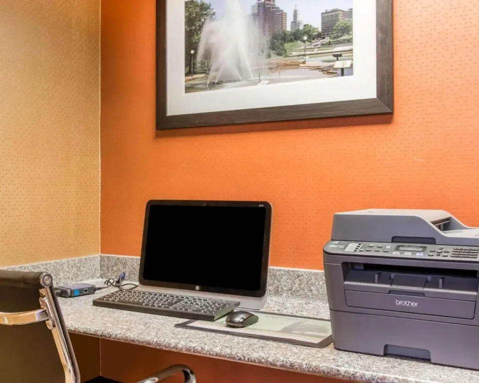 AmericInn by Wyndham Memphis East