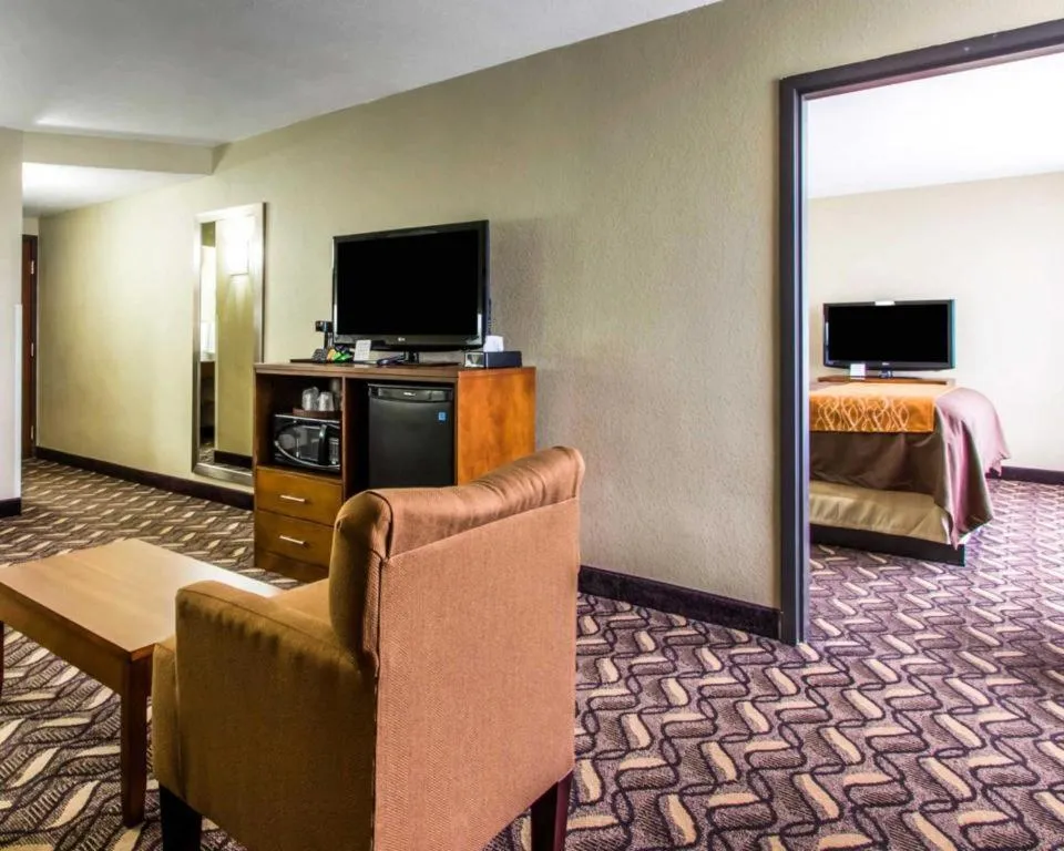 Bed in AmericInn by Wyndham Memphis East