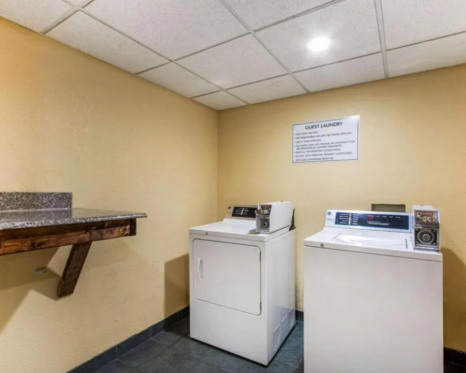 AmericInn by Wyndham Memphis East