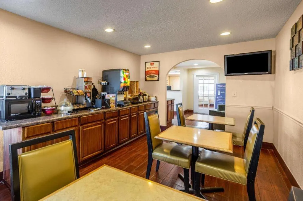 Econo Lodge Meridian South