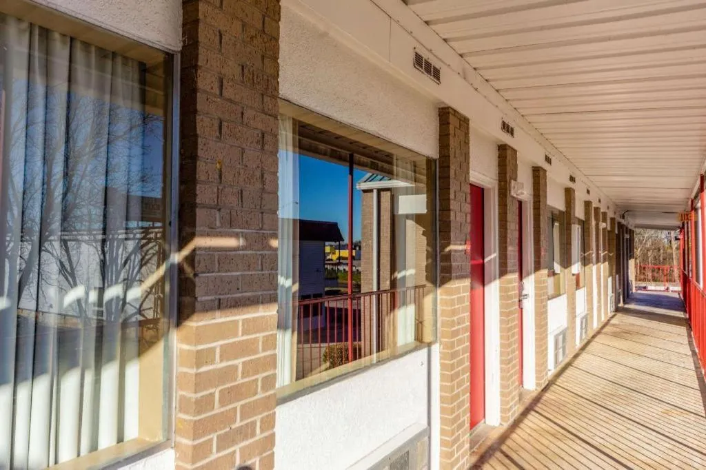 Econo Lodge Meridian South