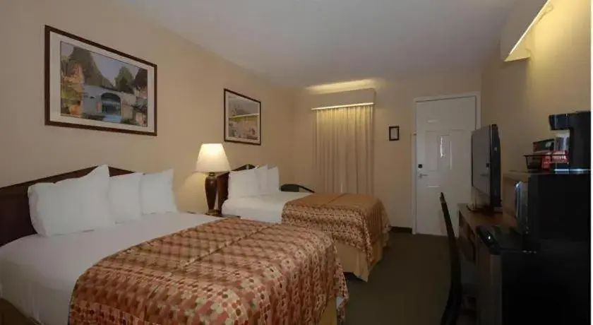 Bed in Rodeway Inn Sylacauga Hwy 280 Bed in Rodeway Inn Sylacauga Hwy 280