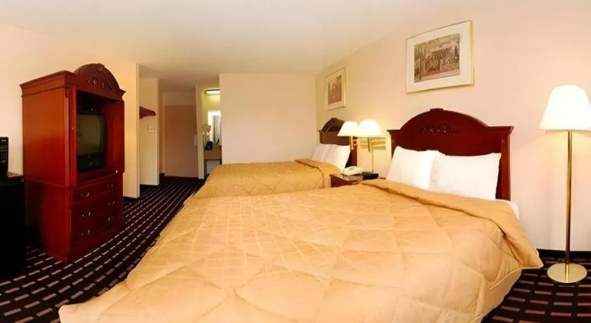 Bed in Quality Inn Homewood Birmingham I-65