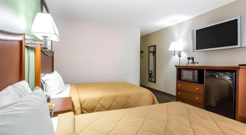 Bed in Quality Inn Homewood Birmingham I-65