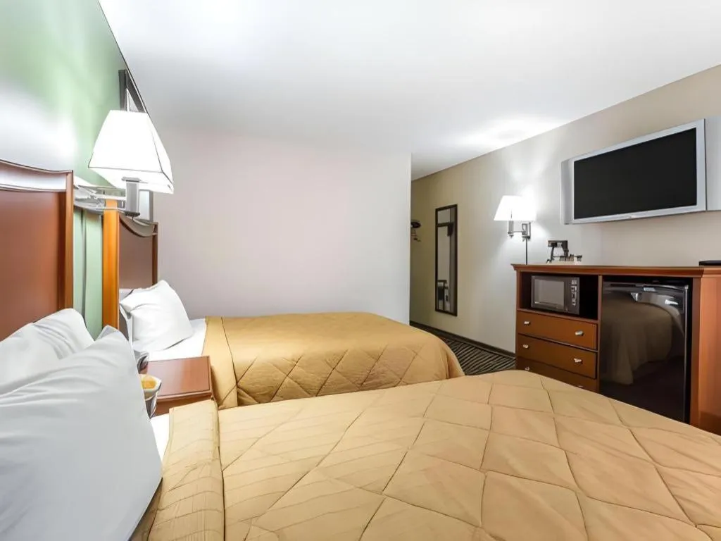 Bed in Quality Inn Homewood Birmingham I-65