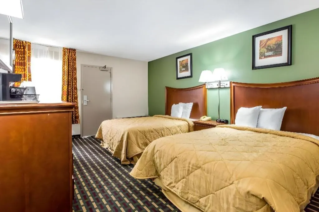 Bed in Quality Inn Homewood Birmingham I-65