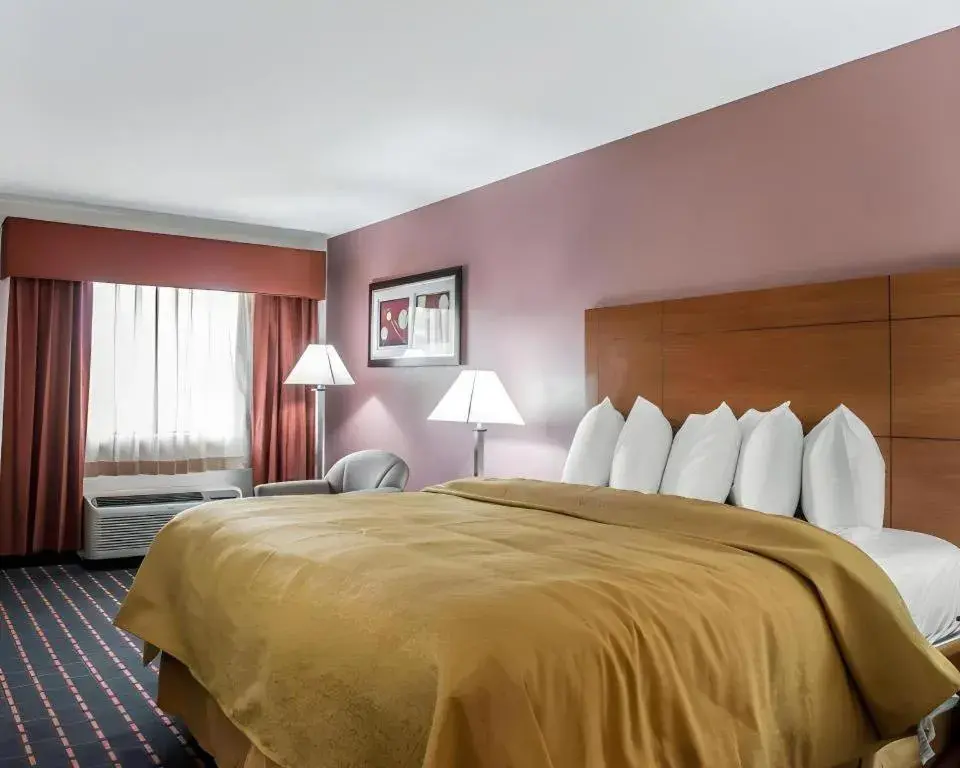 Bed in Quality Inn Marianna South Bed in Quality Inn Marianna South