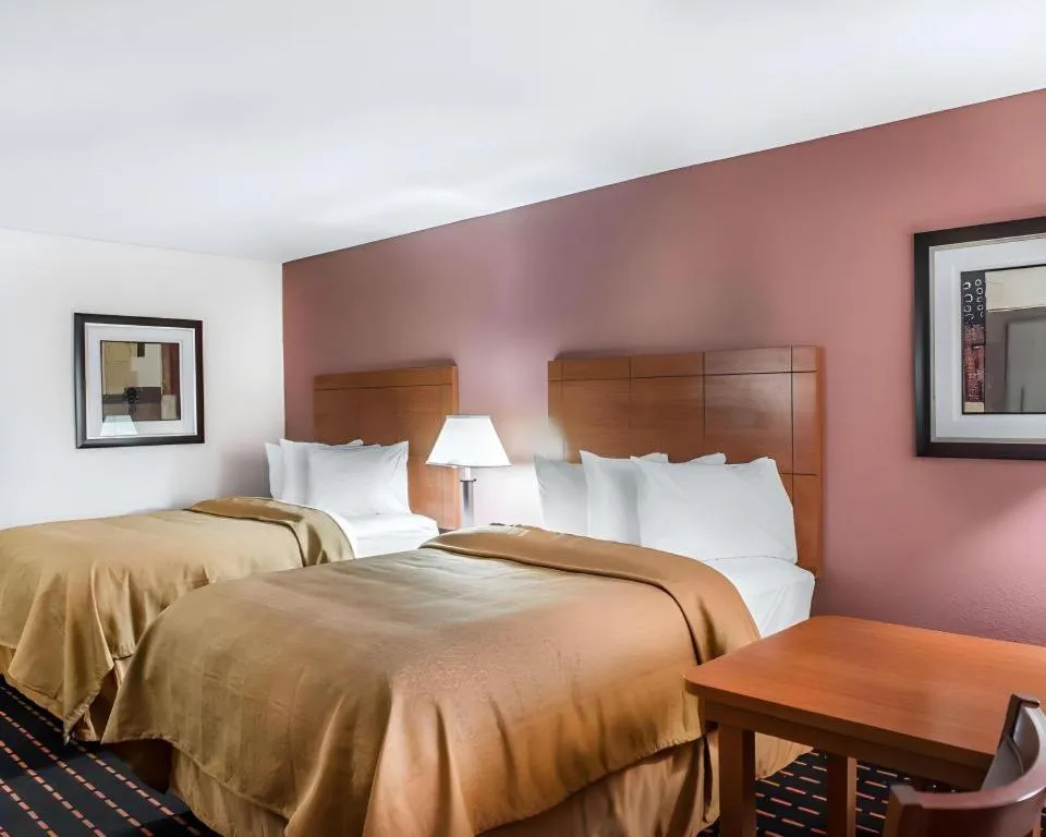 Bed in Quality Inn