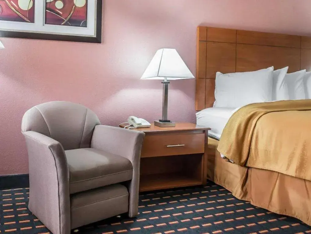 Bed in Quality Inn Marianna South Bed in Quality Inn Marianna South