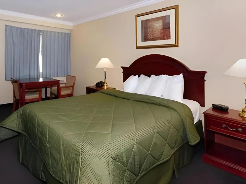 Bed in Quality Inn Near City of Hope