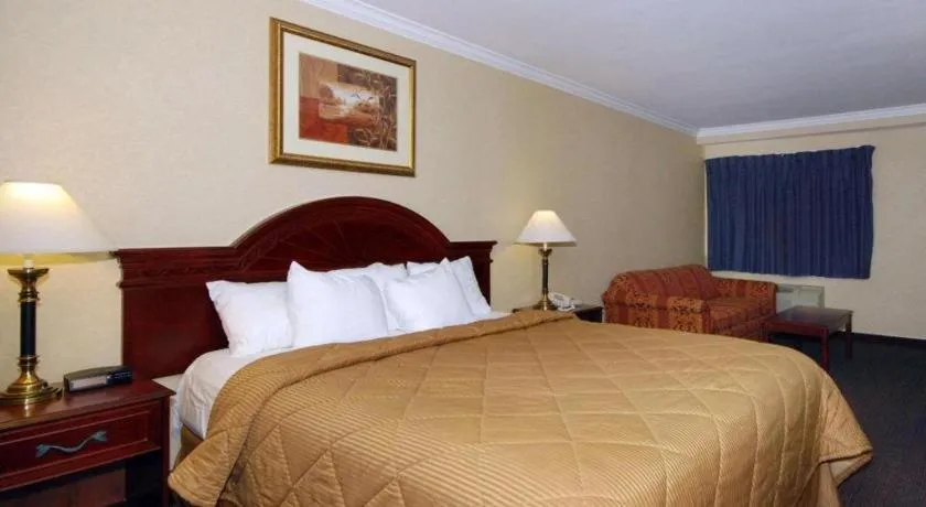 Bed in Quality Inn Near City of Hope