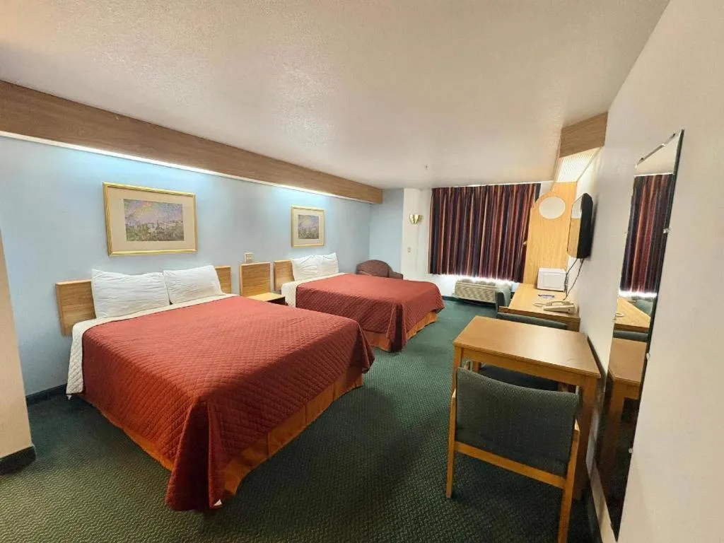 Bed in Rodeway Inn Salem Northgate