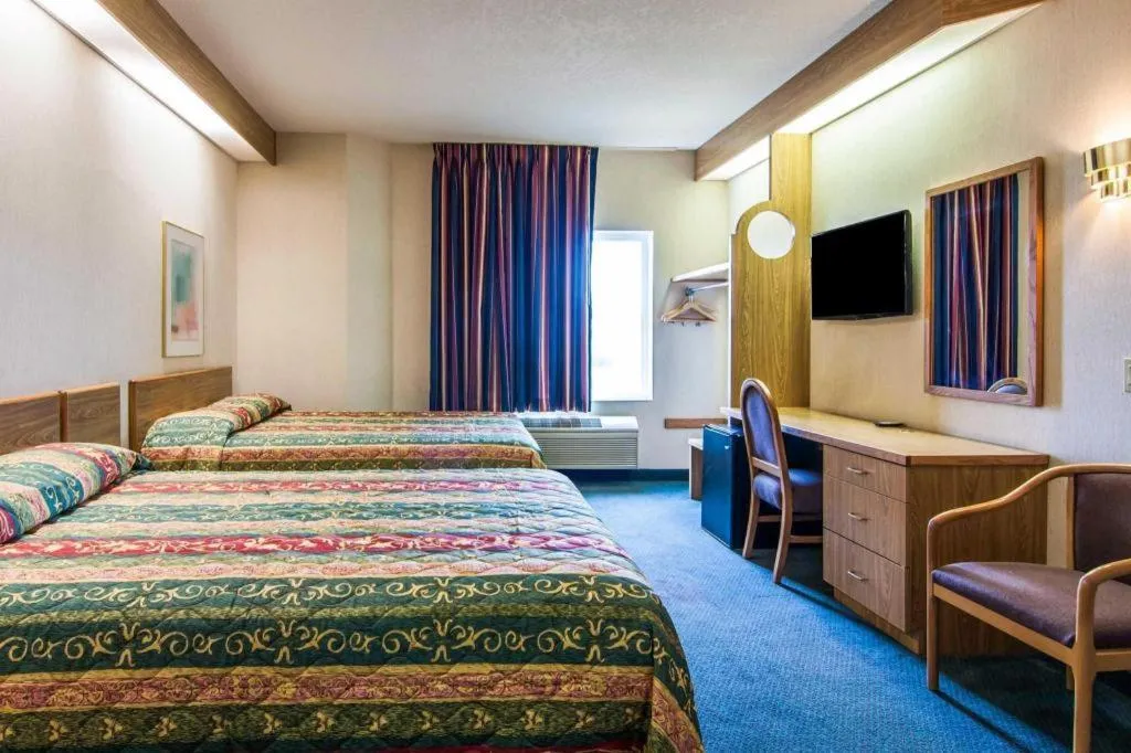 Bed in Rodeway Inn Salem Northgate