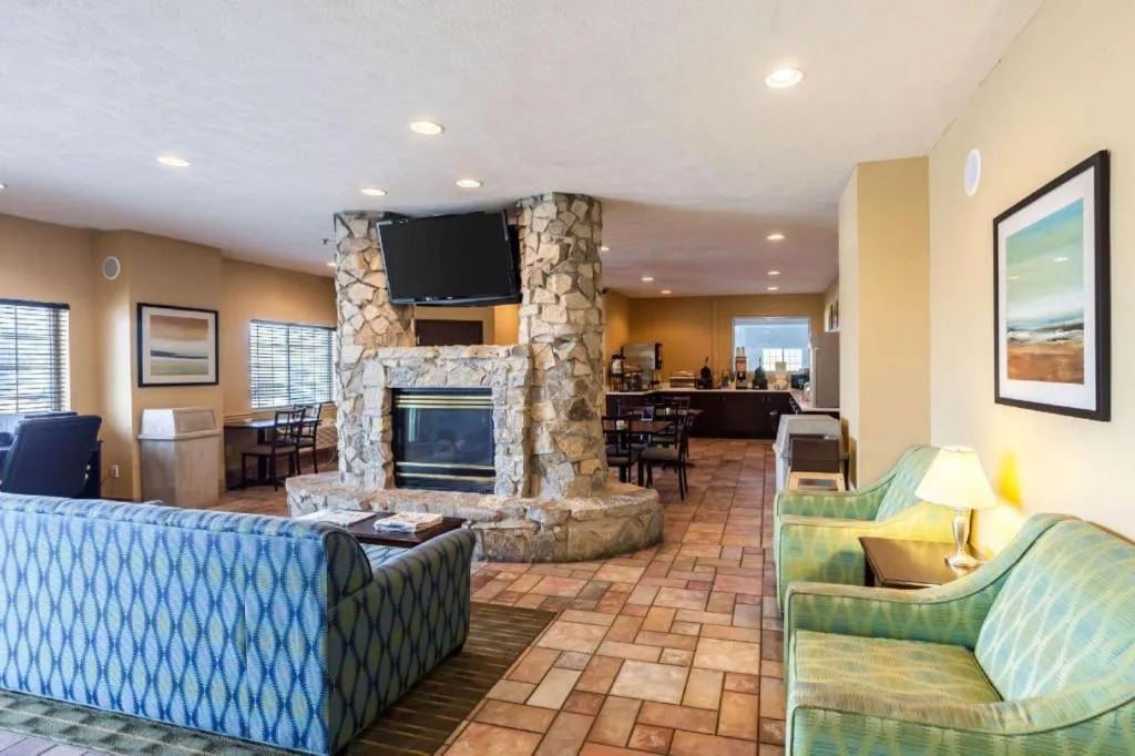 Quality Inn & Suites Lincoln North