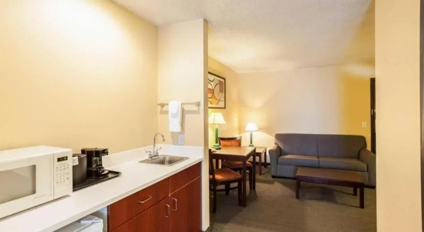 Quality Inn & Suites Lincoln North