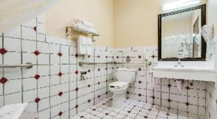 Quality Inn & Suites Lincoln North