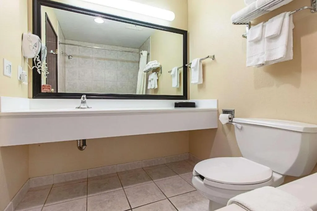 Quality Inn & Suites Lincoln North